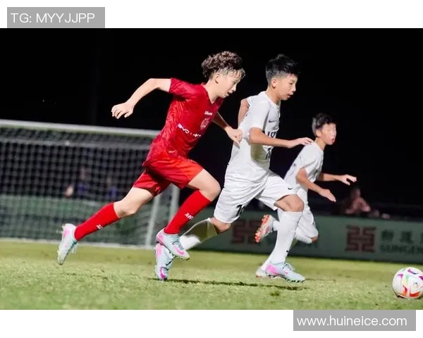 左脚球技超群的足球明星们盘点与他们的辉煌瞬间