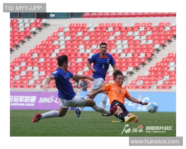 掌握踢弧线足球技巧提升球技让你在赛场上大放异彩